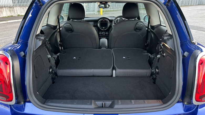 MINI Hatchback 1.5 Cooper Classic II 3dr Petrol Hatchback